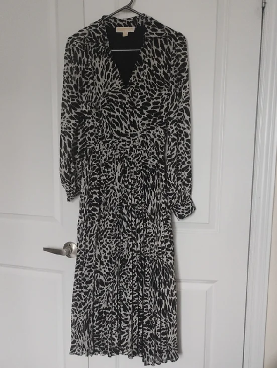 Michael Kors Black and White Printed Wrap-Style Midi Dress - Picture 2 of 6